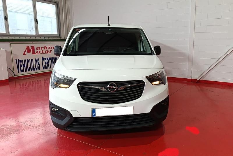 Usado Opel Combo S 100 CV (73 kW) 2021 Blanco Monovolumen