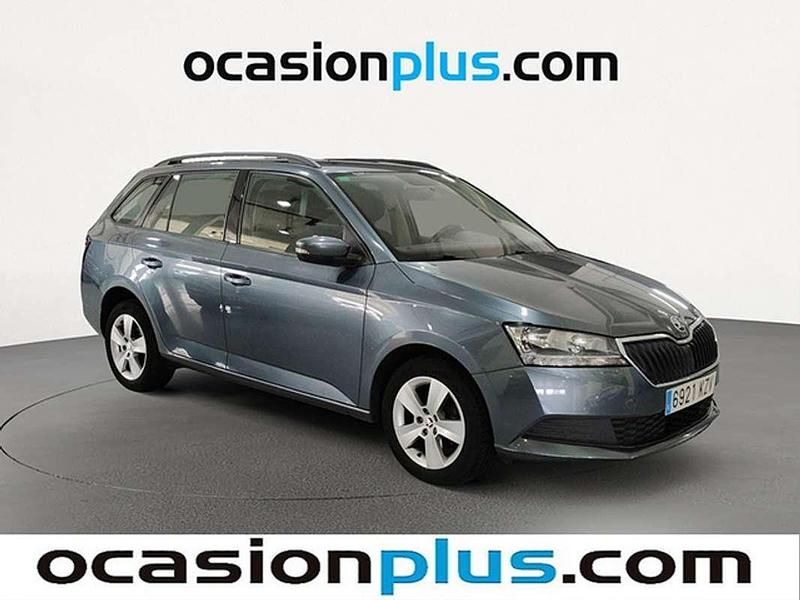 Usado Skoda Fabia Ambition 95 CV (69 kW) 2019 Gris Utilitario