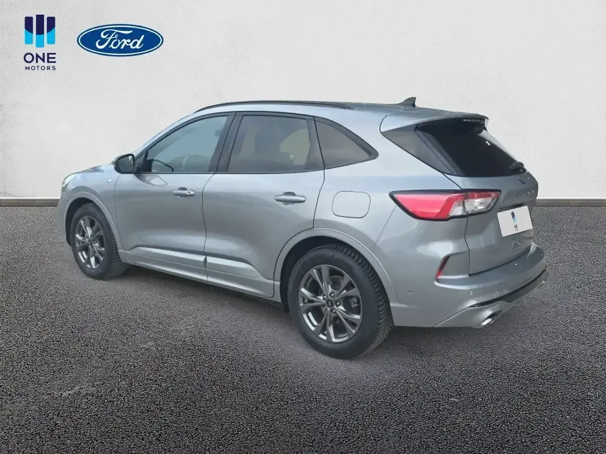 Usado Ford Kuga ST-Line X 150 CV (110 kW) 2022 Plateado SUV