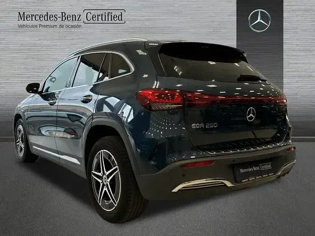 Usado Mercedes EQA250 139 kW (190 CV) 2022 Azul denim SUV