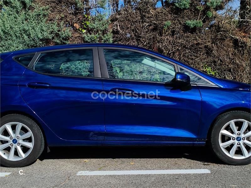 Usado Ford Fiesta Trend 85 CV (62 kW) 2018 Azul Berlina