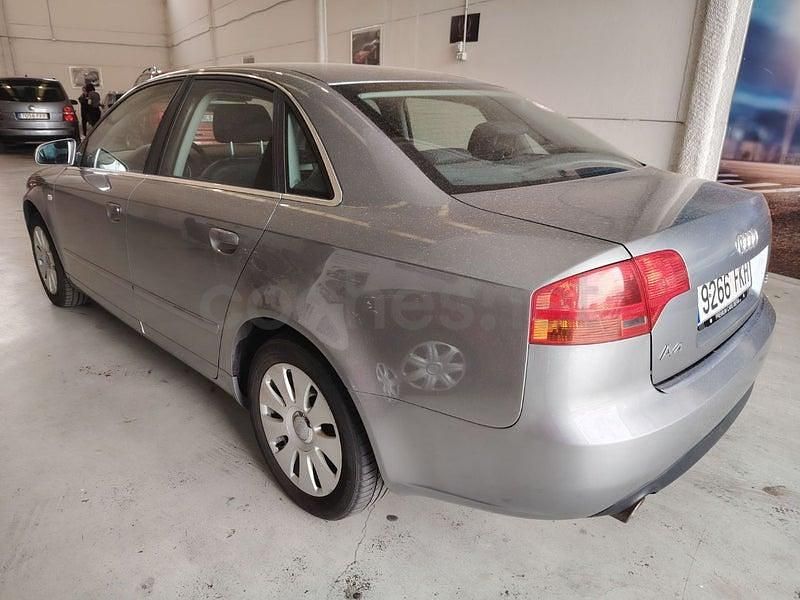 Usado Audi A4 Premium 130 CV (95 kW) 2007 Gris / plata Berlina