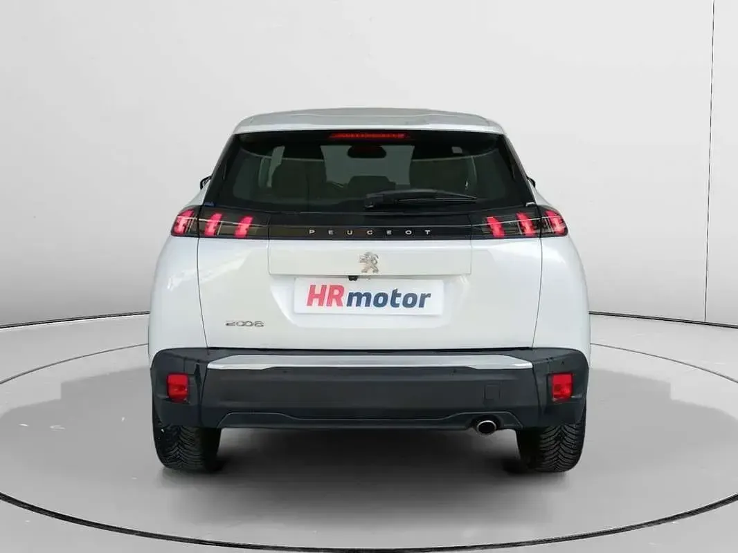 Usado Peugeot 2008 Active 110 CV (80 kW) 2021 Blanco SUV