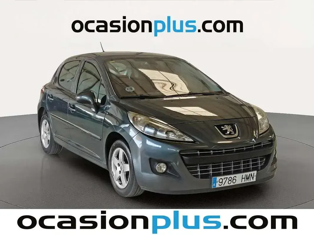 Usado Peugeot 207 Active 70 CV (51 kW) 2012 Gris Utilitario