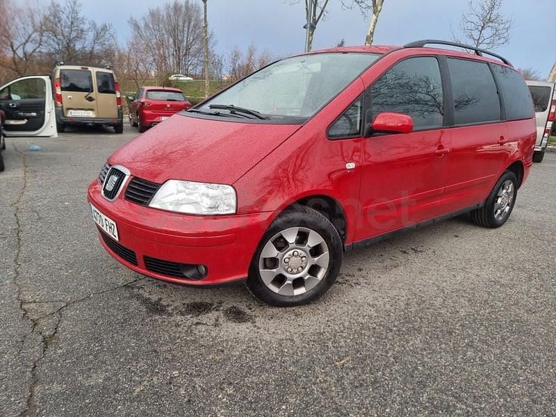 Usado Seat Alhambra Reference 140 CV (102 kW) 2007 Rojo Monovolumen