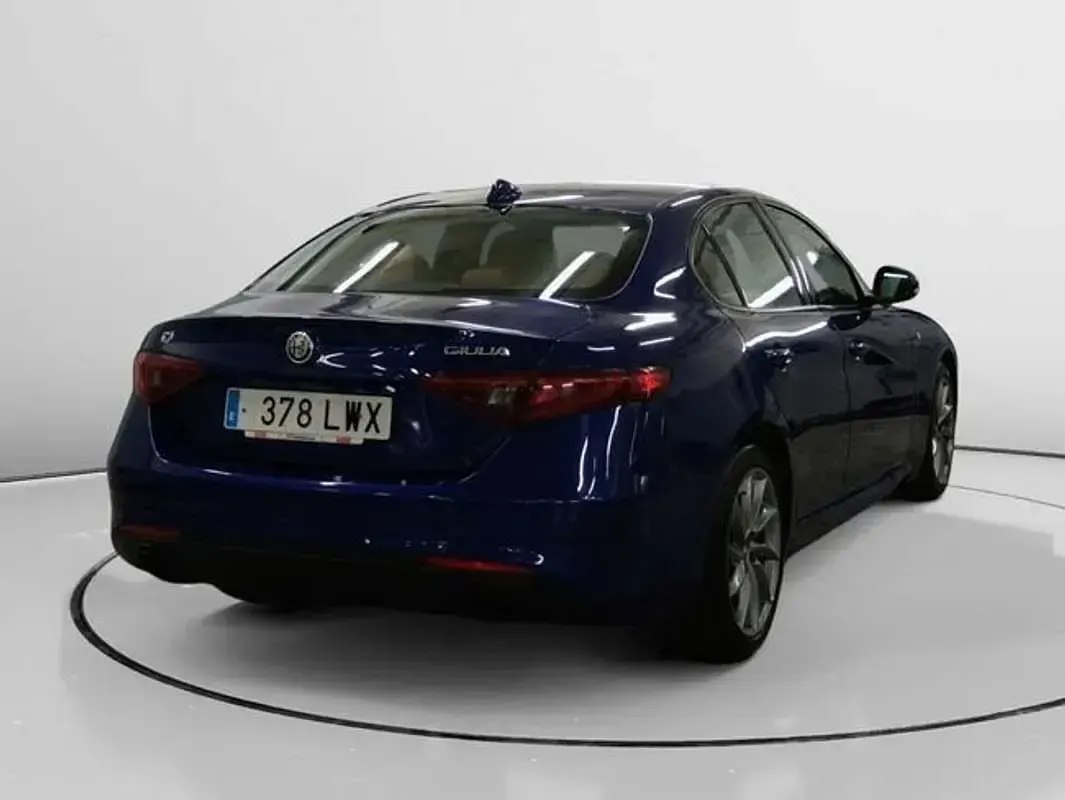 Usado Alfa Romeo Giulia Ti 212 CV (155 kW) 2022 Azul Berlina