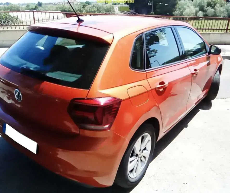 Usado VW Polo Advance 80 CV (58 kW) 2021 Naranja Utilitario