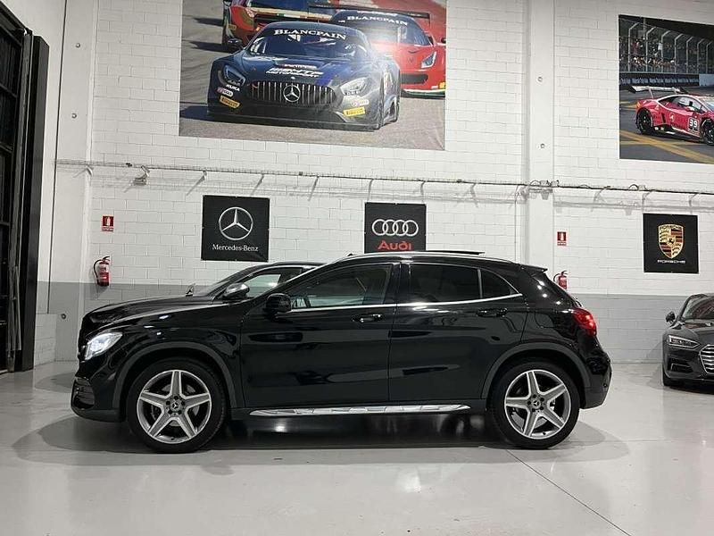 Negro Usado 2019 Mercedes 170 SUV | 28.500 € - Imagen 1/4