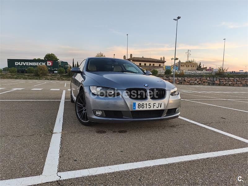 Usado BMW 325 218 CV (160 kW) 2006 Gris / plata Coupe