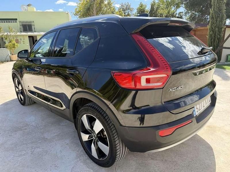 Usado Volvo XC40 Momentum 190 CV (139 kW) 2019 Negro SUV