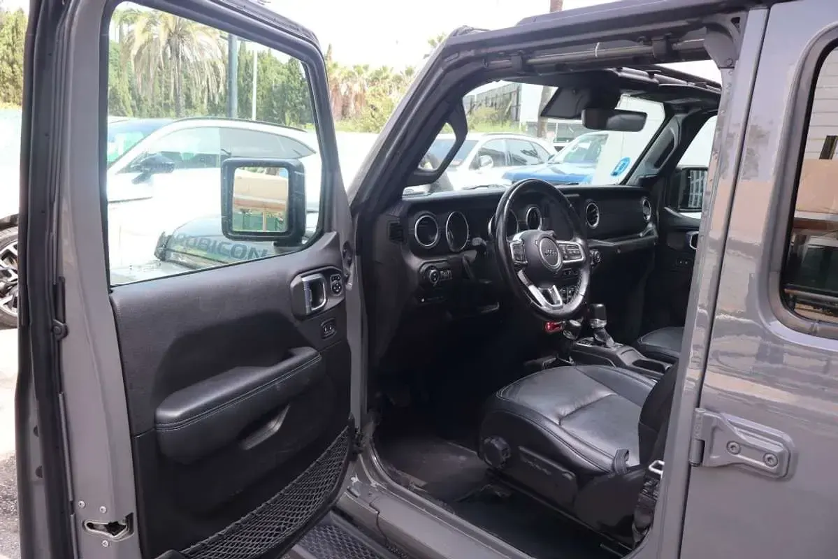 Usado Jeep Wrangler Unlimited Rubicon 381 CV (280 kW) 2023 Gris SUV