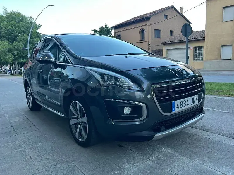 Usado Peugeot 3008 Allure 150 CV (110 kW) 2016 Gris / plata Berlina
