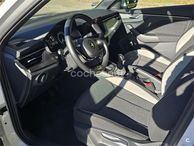 Usado Skoda Kamiq Style 90 CV (66 kW) 2022 Blanco SUV