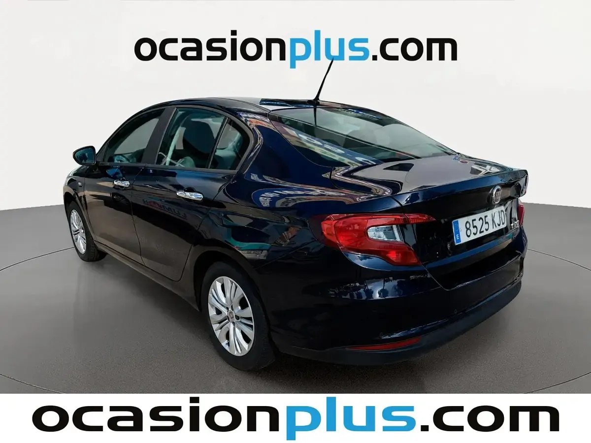 Usado Fiat Tipo Easy 95 CV (69 kW) 2018 Azul Berlina