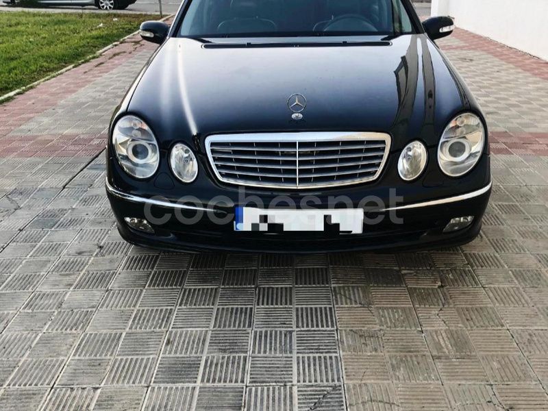 Negro Usado 2007 Mercedes E320 Avantgarde Berlina | 4890 € - Imagen 1/4