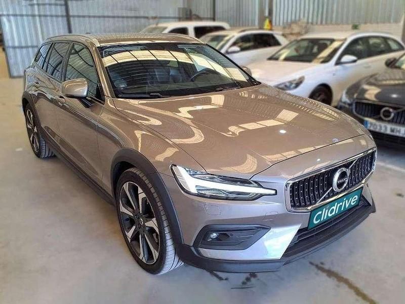 Usado Volvo V60 CC 197 CV (144 kW) 2021 Familiar