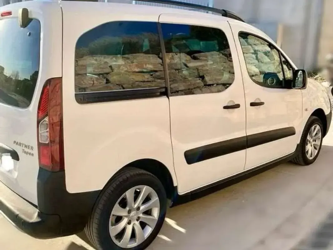 Usado Peugeot TePee 120 CV (88 kW) 2018 Blanco Van