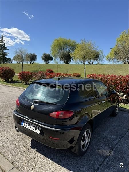 Usado Alfa Romeo 147 Progression 120 CV (88 kW) 2004 Negro Utilitario