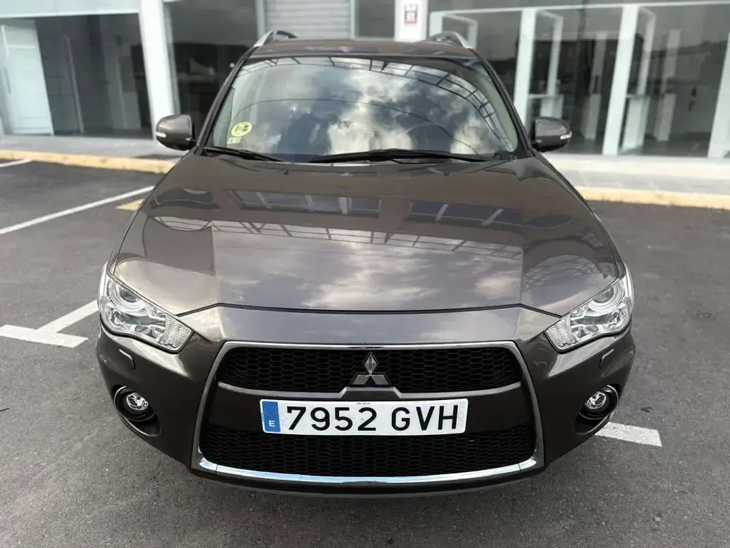 Usado Mitsubishi Outlander 156 CV (114 kW) 2010 Gris SUV