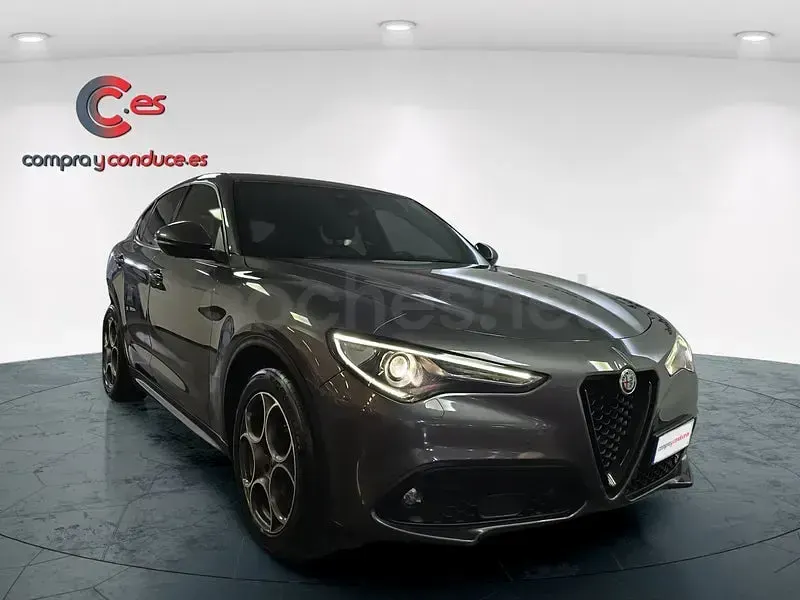 Usado Alfa Romeo Stelvio Sprint 160 CV (117 kW) 2022 Negro SUV