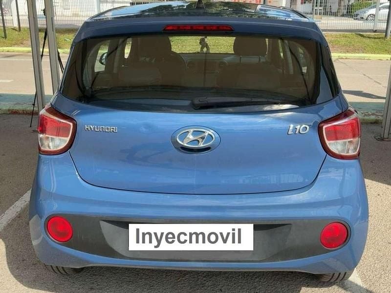 Usado Hyundai i10 67 CV (49 kW) 2017 Azul Utilitario