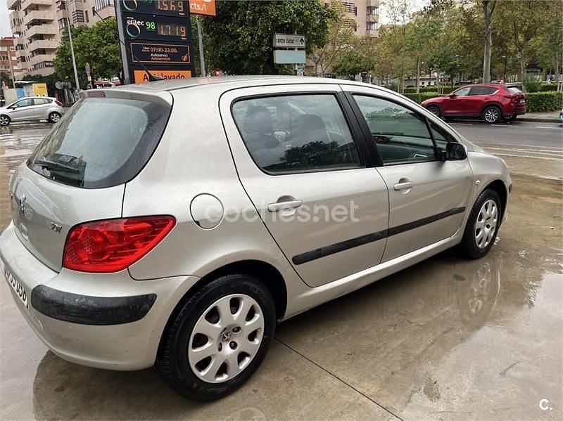 Gris / plata Usado 2005 Peugeot 307 Berlina | 3200 € (Buen precio) - Imagen 1/4