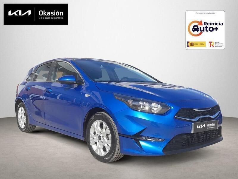 Azul Usado 2023 Kia Ceed Berlina | 17.990 € (Precio justo) - Imagen 1/4