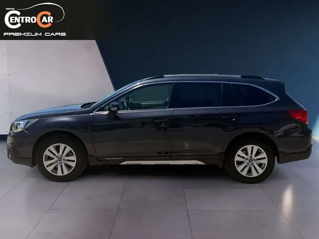 Usado Subaru Outback 175 CV (128 kW) 2016 Gris Familiar