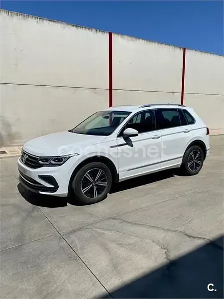 Usado VW Tiguan Life 150 CV (110 kW) 2020 Blanco SUV