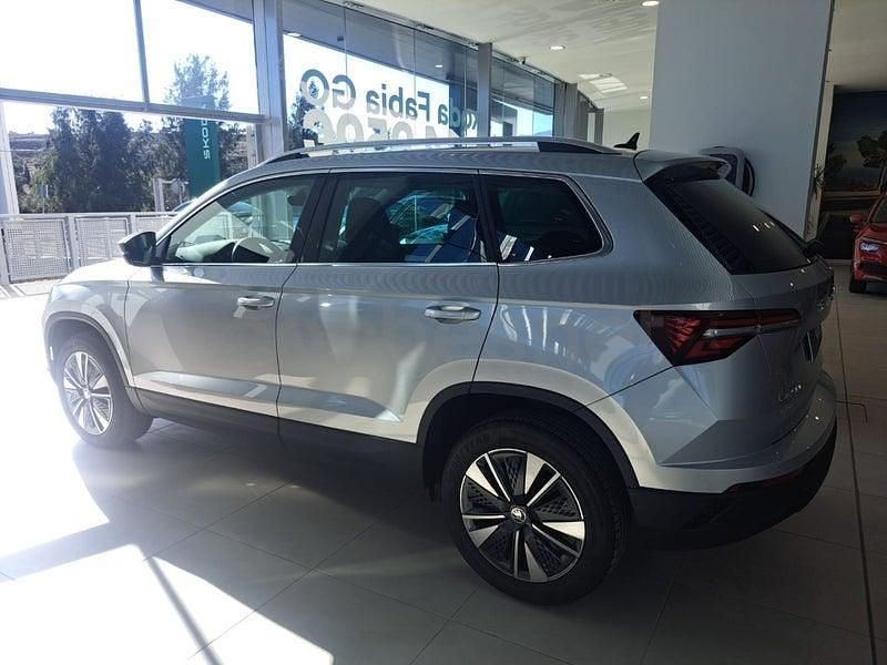 Usado Skoda Karoq Selection 115 CV (84 kW) 2024 Gris / plata SUV