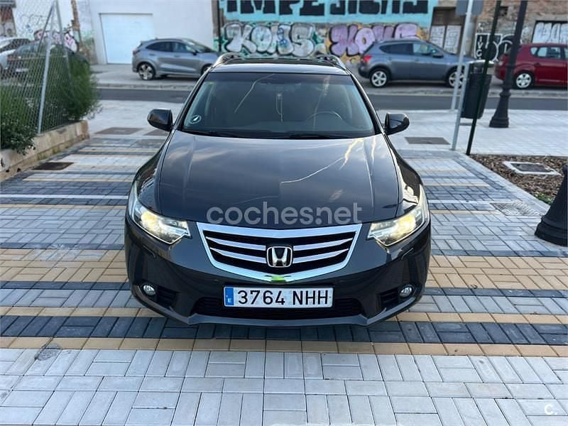 Usado Honda Accord Executive 150 CV (110 kW) 2012 Gris / plata Familiar