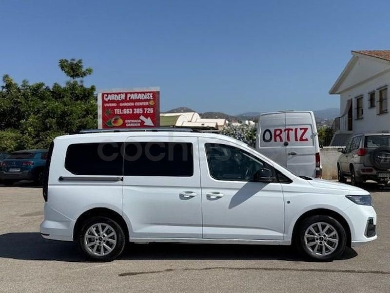 Usado Ford Tourneo Connect Titanium 122 CV (89 kW) 2023 Blanco Monovolumen