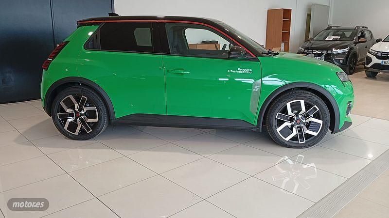Nuevo Renault 5 E-Tech Techno 110 kW (150 CV) 2025 Verde Berlina