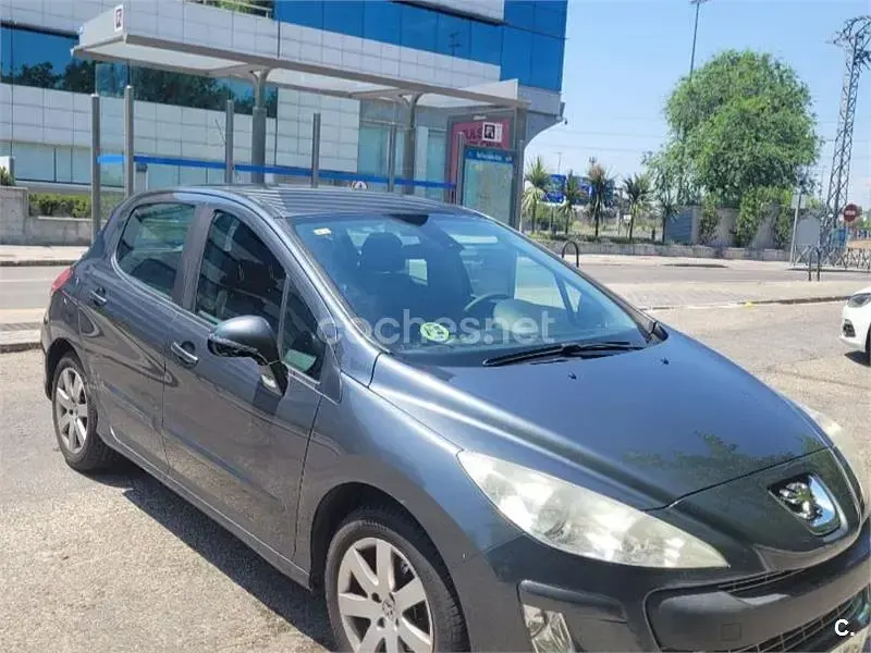 Usado Peugeot 308 90 CV (66 kW) 2009 Gris / plata Berlina