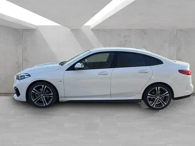 Usado BMW 218 Executive 140 CV (102 kW) 2022 Blanco Coupe