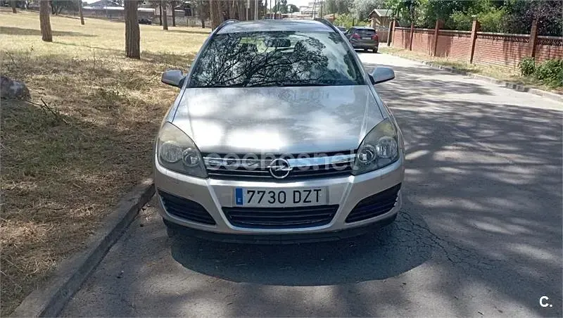 Usado Opel Astra Enjoy 105 CV (77 kW) 2006 Gris / plata Familiar