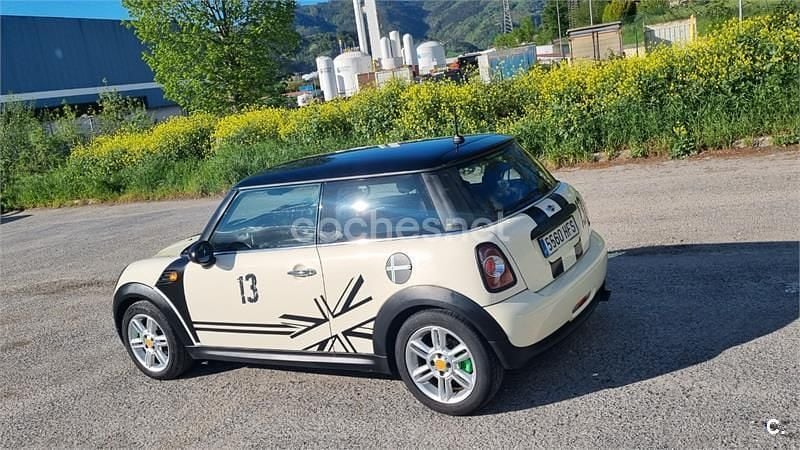 Usado Mini ONE 75 CV (55 kW) 2011 Beige Utilitario