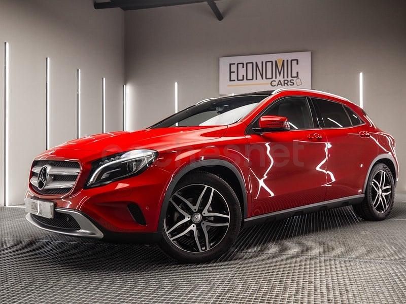 Usado Mercedes GLA200 Urban 136 CV (100 kW) 2015 Rojo SUV