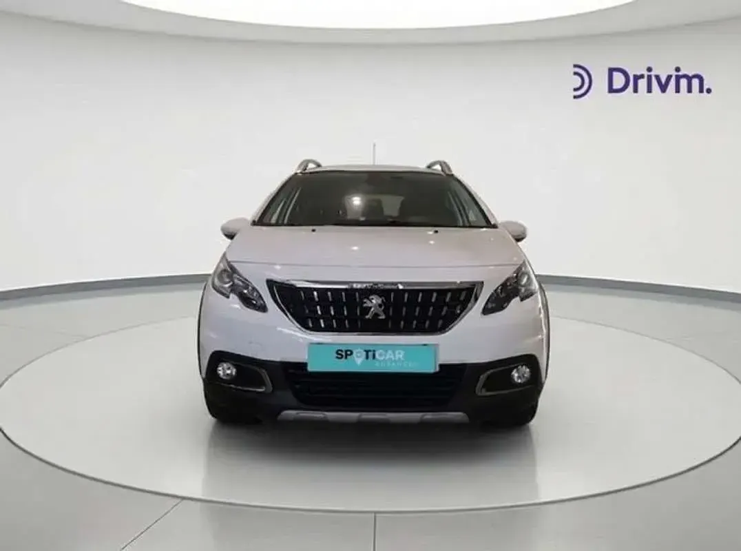 Usado Peugeot 2008 Allure 131 CV (96 kW) 2017 Blanco SUV