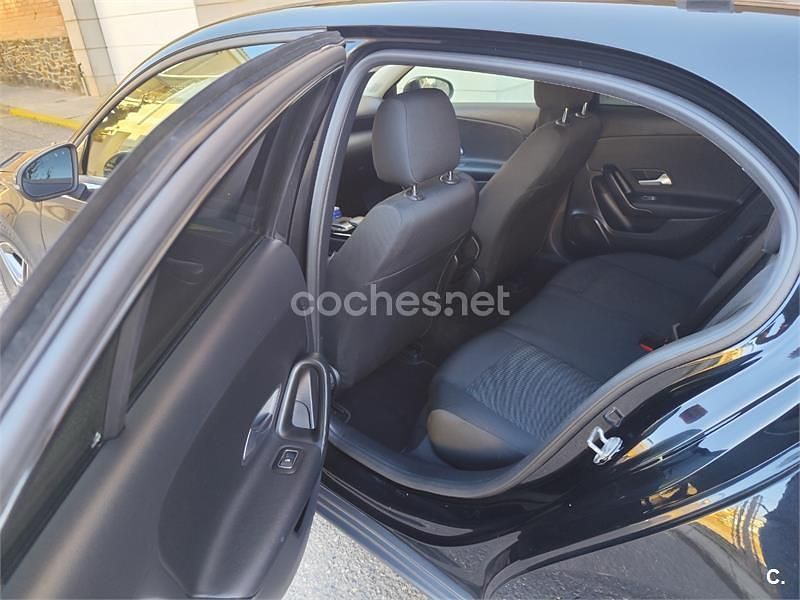 Usado Mercedes A180 116 CV (85 kW) 2020 Negro Berlina