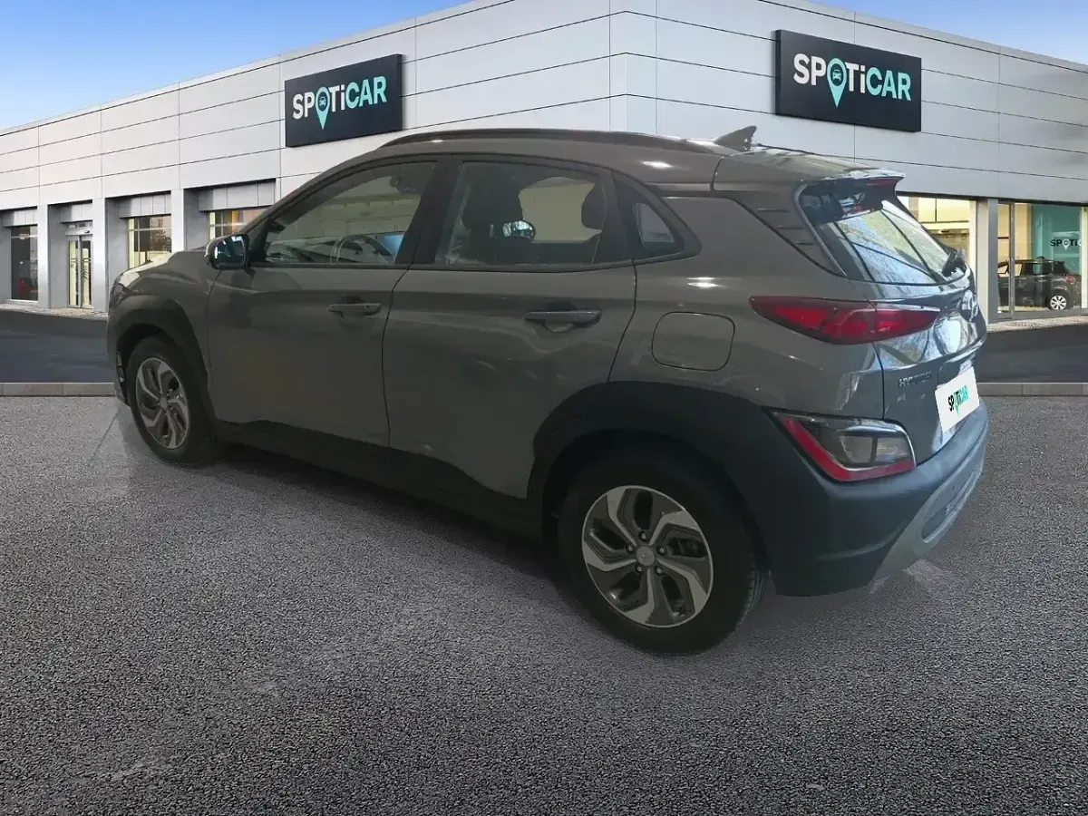 Usado Hyundai Kona 141 CV (103 kW) 2022 Gris SUV