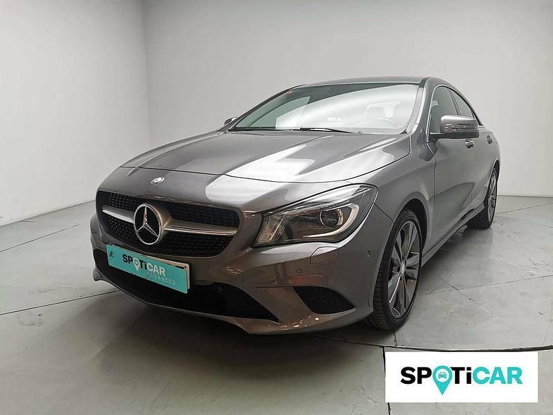 Usado Mercedes CLA220 170 CV (125 kW) 2013 Gris Berlina