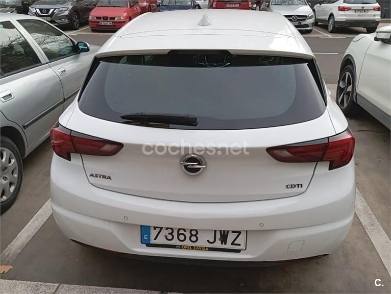 Usado Opel Astra Dynamic 110 CV (80 kW) 2017 Blanco Berlina