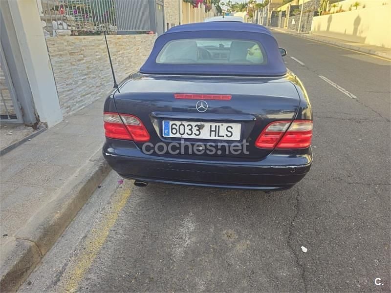 Usado Mercedes CLK200 Elegance 163 CV (119 kW) 2001 Azul Descapotable