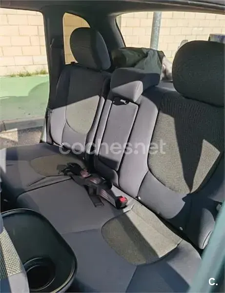 Usado Hyundai Matrix GLS 103 CV (75 kW) 2004 Verde Monovolumen