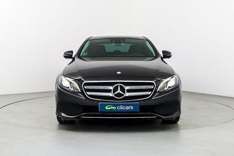 Usado Mercedes E220 194 CV (142 kW) 2016 Negro Berlina