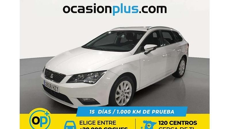 Usado Seat Leon ST Style 150 CV (110 kW) 2014 Blanco Familiar
