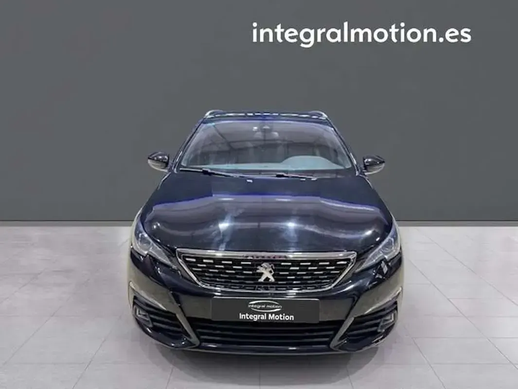 Usado Peugeot 308 GT-line 131 CV (96 kW) 2019 Negro Berlina