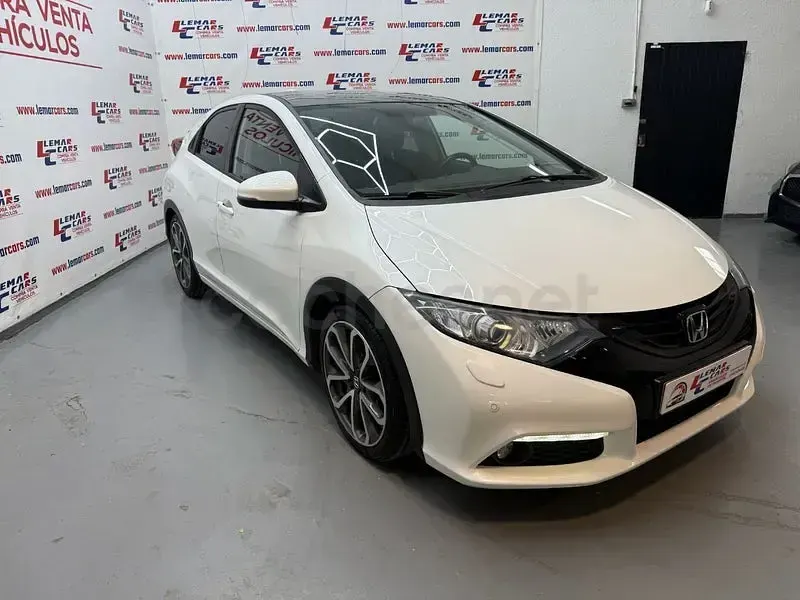 Usado Honda Civic Executive 120 CV (88 kW) 2014 Blanco Berlina