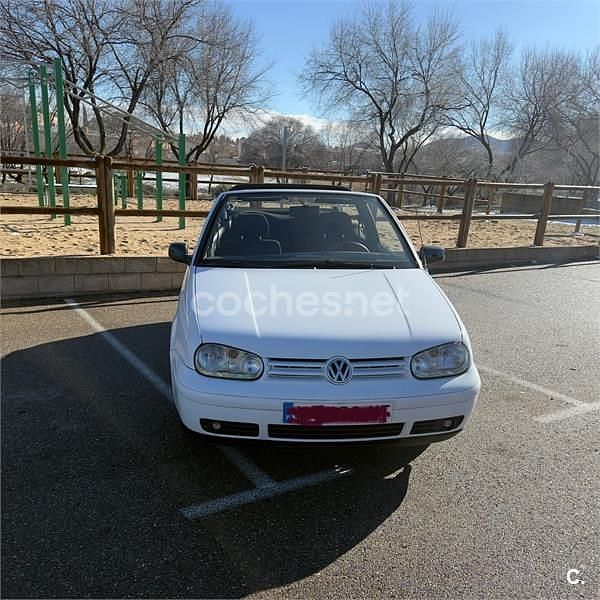 Usado VW Golf Cabriolet Highline 110 CV (80 kW) 1999 Blanco Descapotable